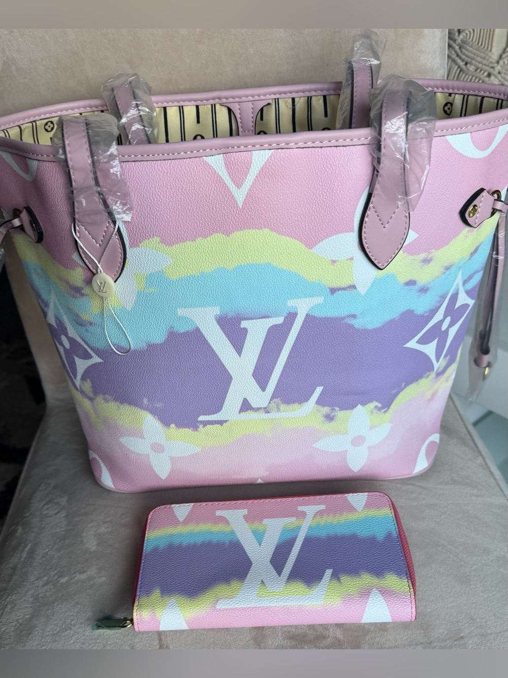 🍬🍬🍬BNWT‼️ XL PASTEL FASHION TOTE💜